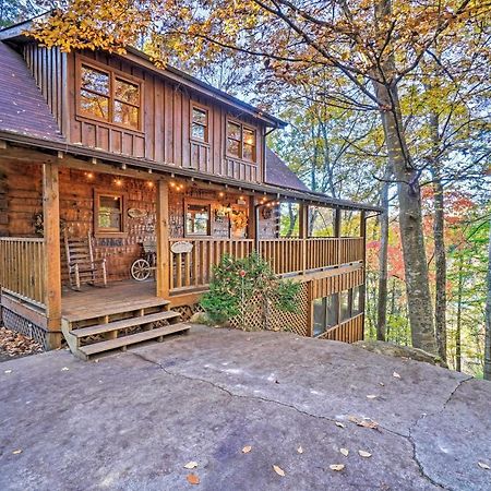 Grin N Bear It Cabin With Hot Tub And Fire Pit! พิเจนฟอร์จ ภายนอก รูปภาพ