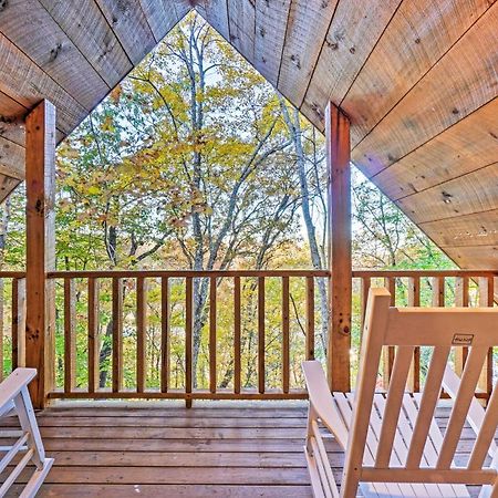 Grin N Bear It Cabin With Hot Tub And Fire Pit! พิเจนฟอร์จ ภายนอก รูปภาพ