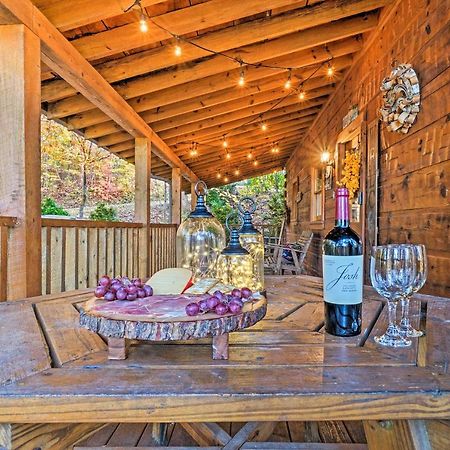 Grin N Bear It Cabin With Hot Tub And Fire Pit! พิเจนฟอร์จ ภายนอก รูปภาพ