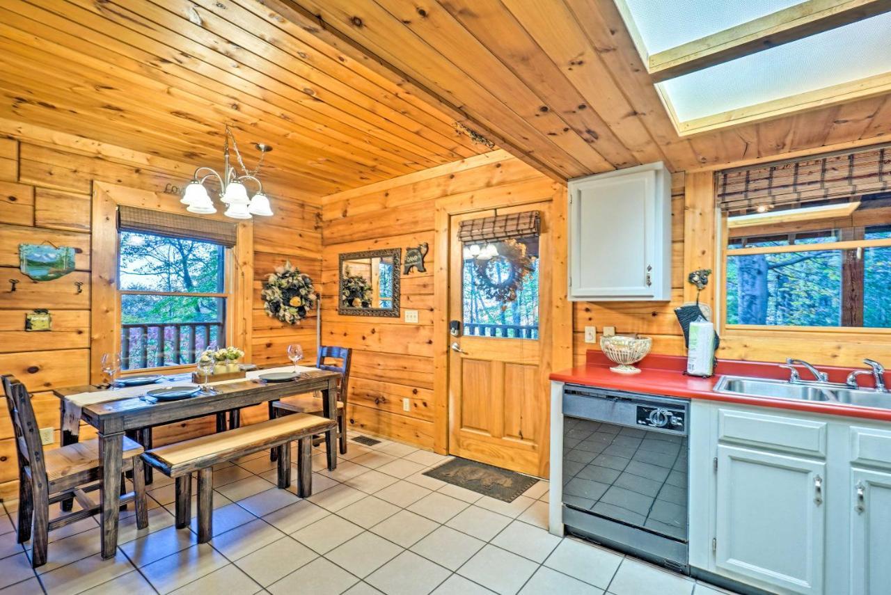 Grin N Bear It Cabin With Hot Tub And Fire Pit! พิเจนฟอร์จ ภายนอก รูปภาพ