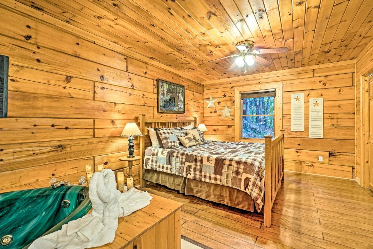 Grin N Bear It Cabin With Hot Tub And Fire Pit! พิเจนฟอร์จ ภายนอก รูปภาพ
